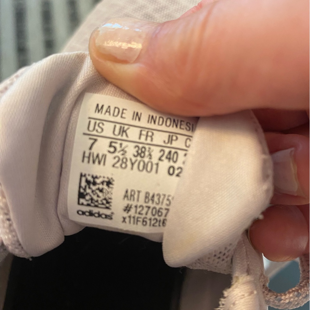 Adidas - women’s tennis shoe size 7 color: soft pink. Great condition. - Picture 5 of 7